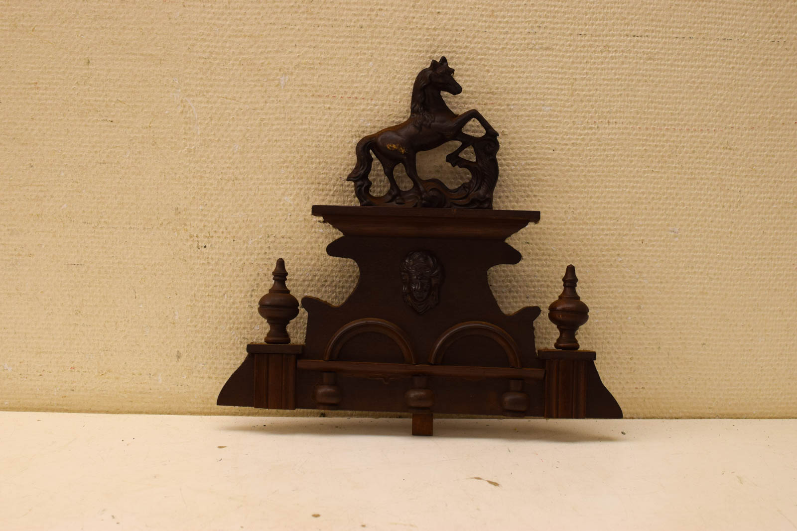 Bovenstuk van een  paardenklok 49362