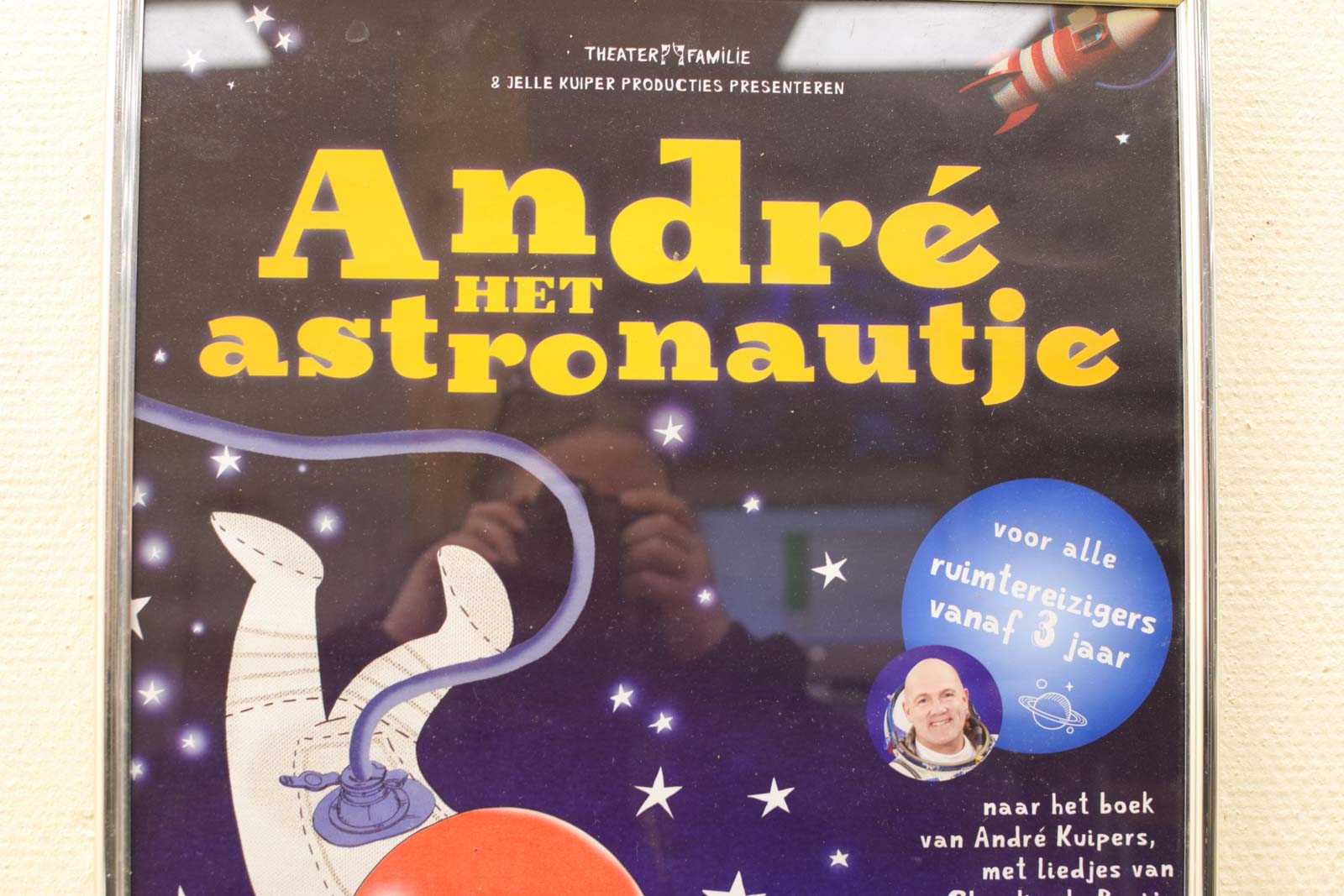 Alternative view of ingelijste poster  van André het Astronautje  49367
