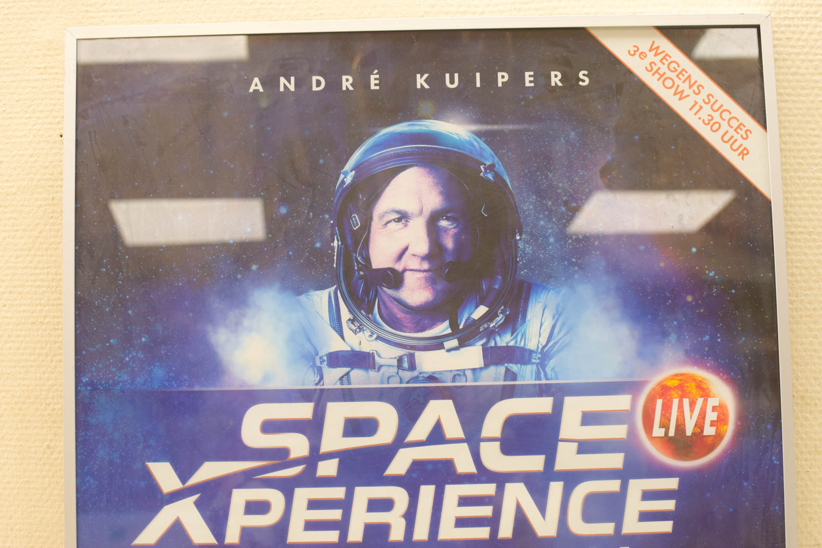 Alternative view of ingelijste Poster André Kuipers  Space experience into the future  49386