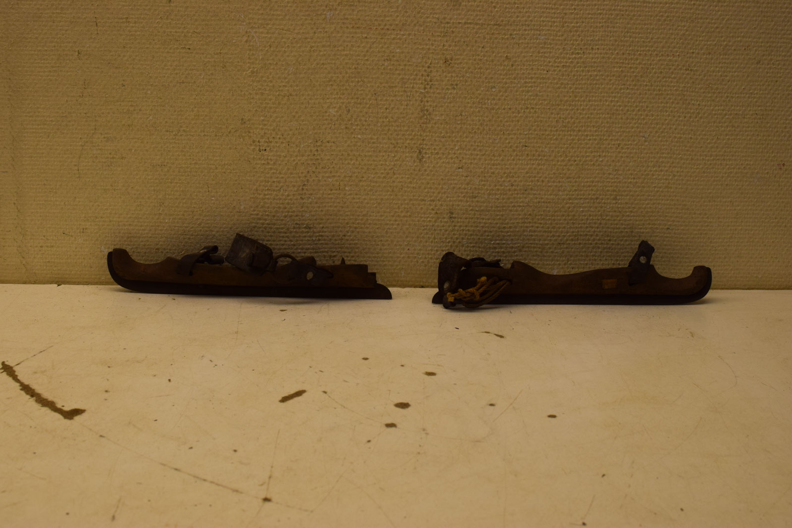 Alternative view of Antieke Houten Houtjes  49392