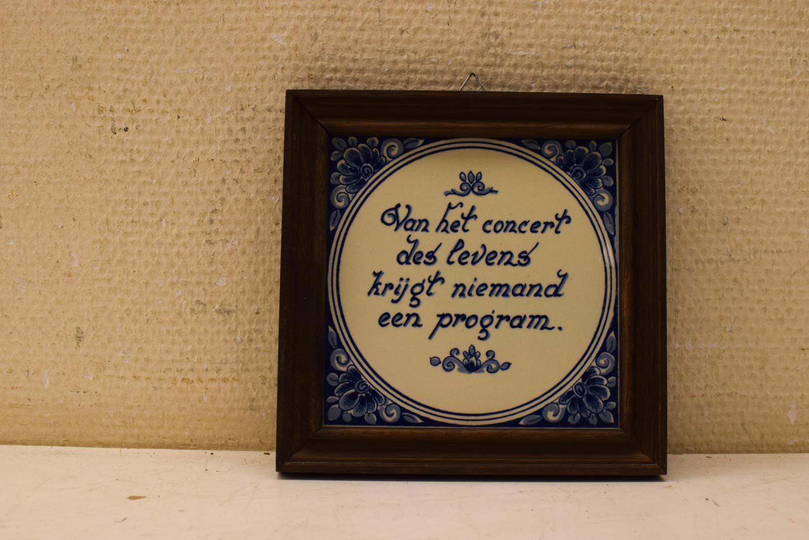 Wandtegel in houten lijstje 49393