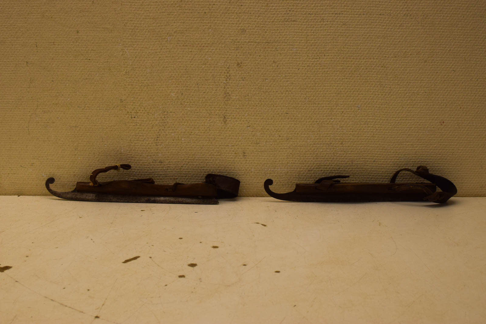 Alternative view of Antieke Houten Houtjes  49400