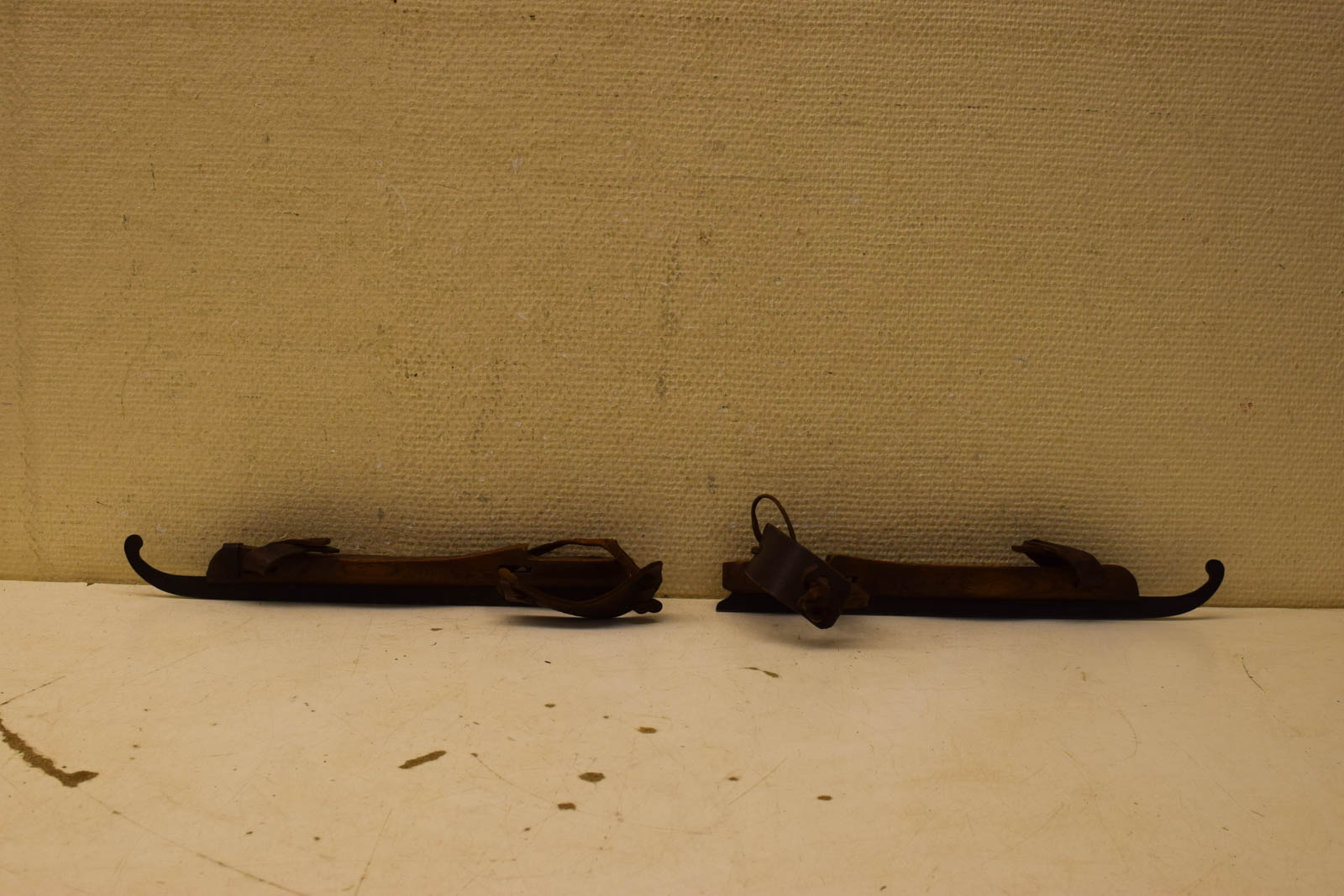 Alternative view of Antieke Houten Houtjes  49408