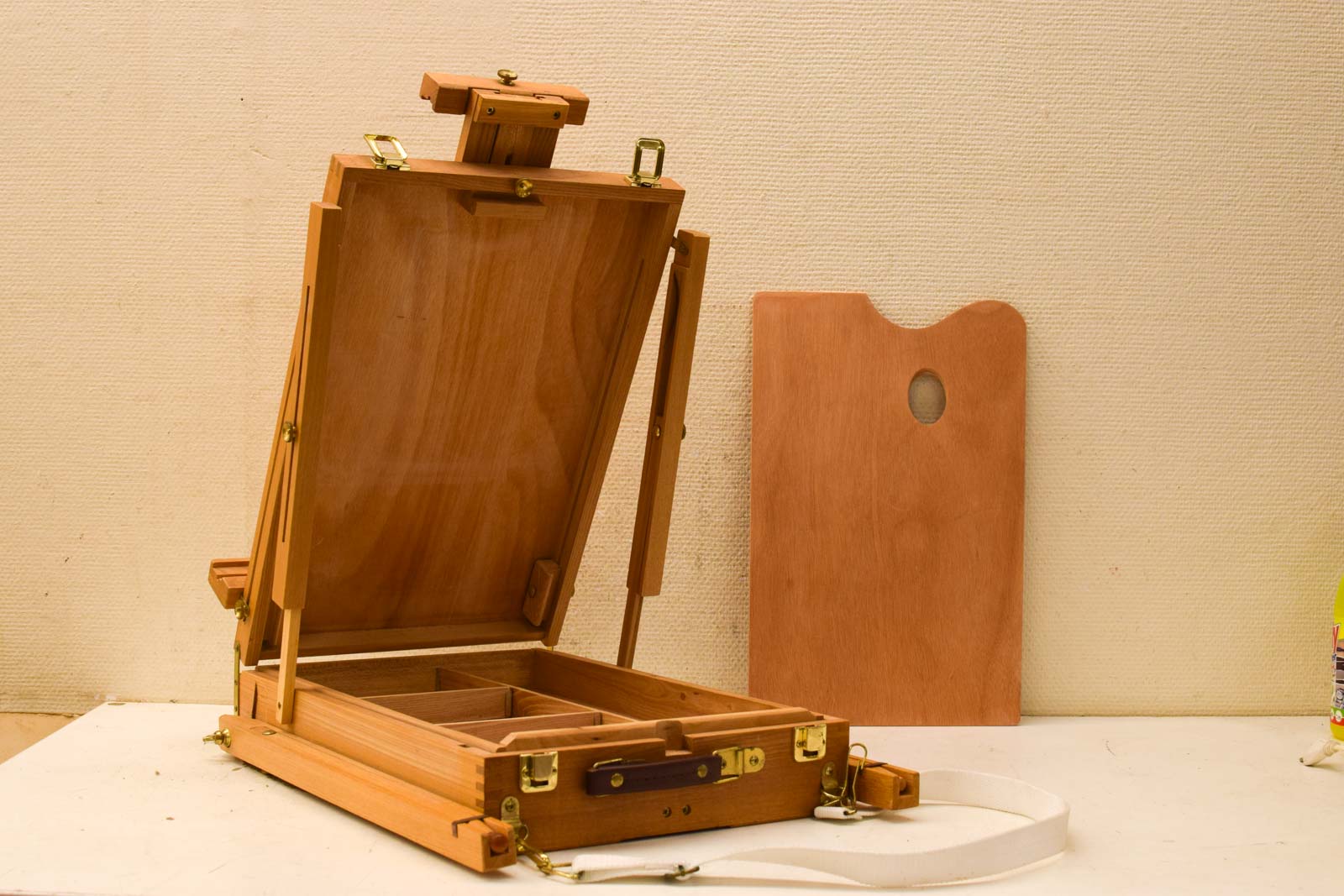 Alternative view of Schilderskoffer  49411