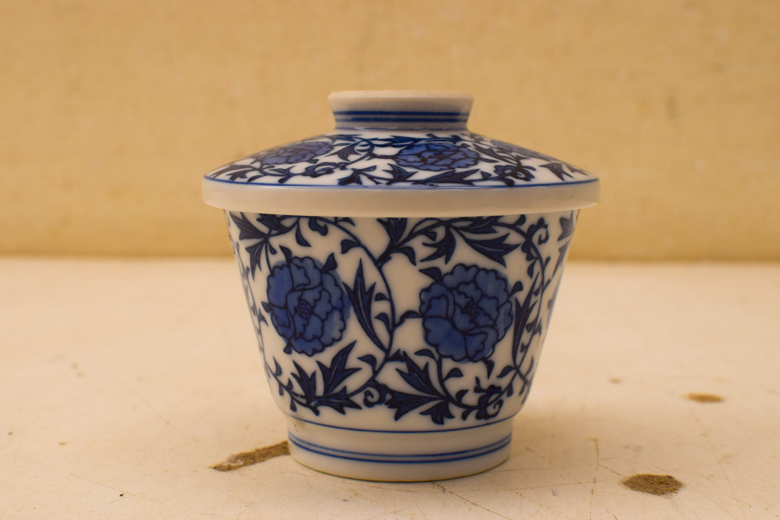 Porseleinen potje met deksel 49424