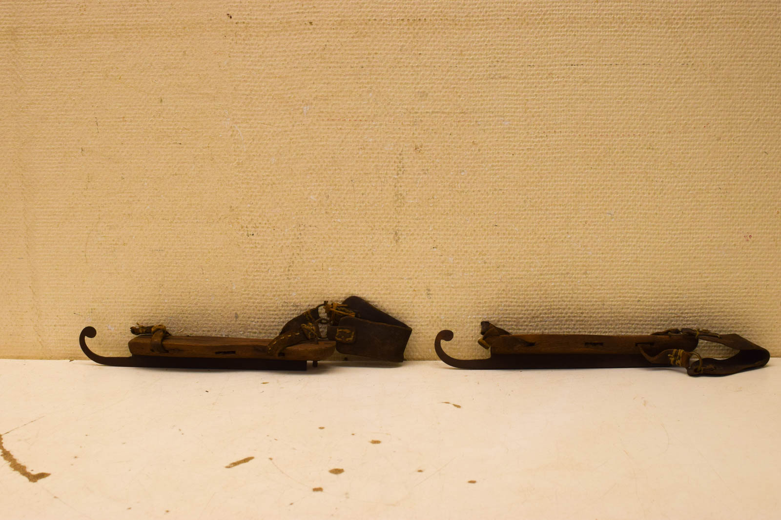 Alternative view of Antieke Houten Houtjes  49426