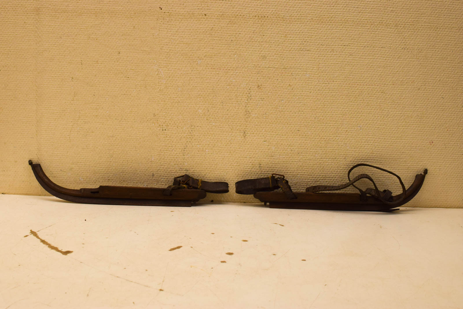 Alternative view of Antieke houten houtjes  49448