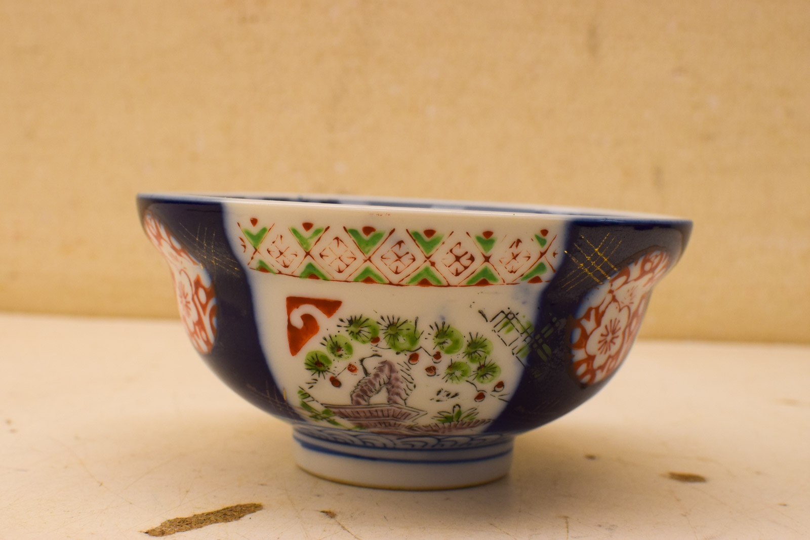 Alternative view of Porseleinen schaal  49459