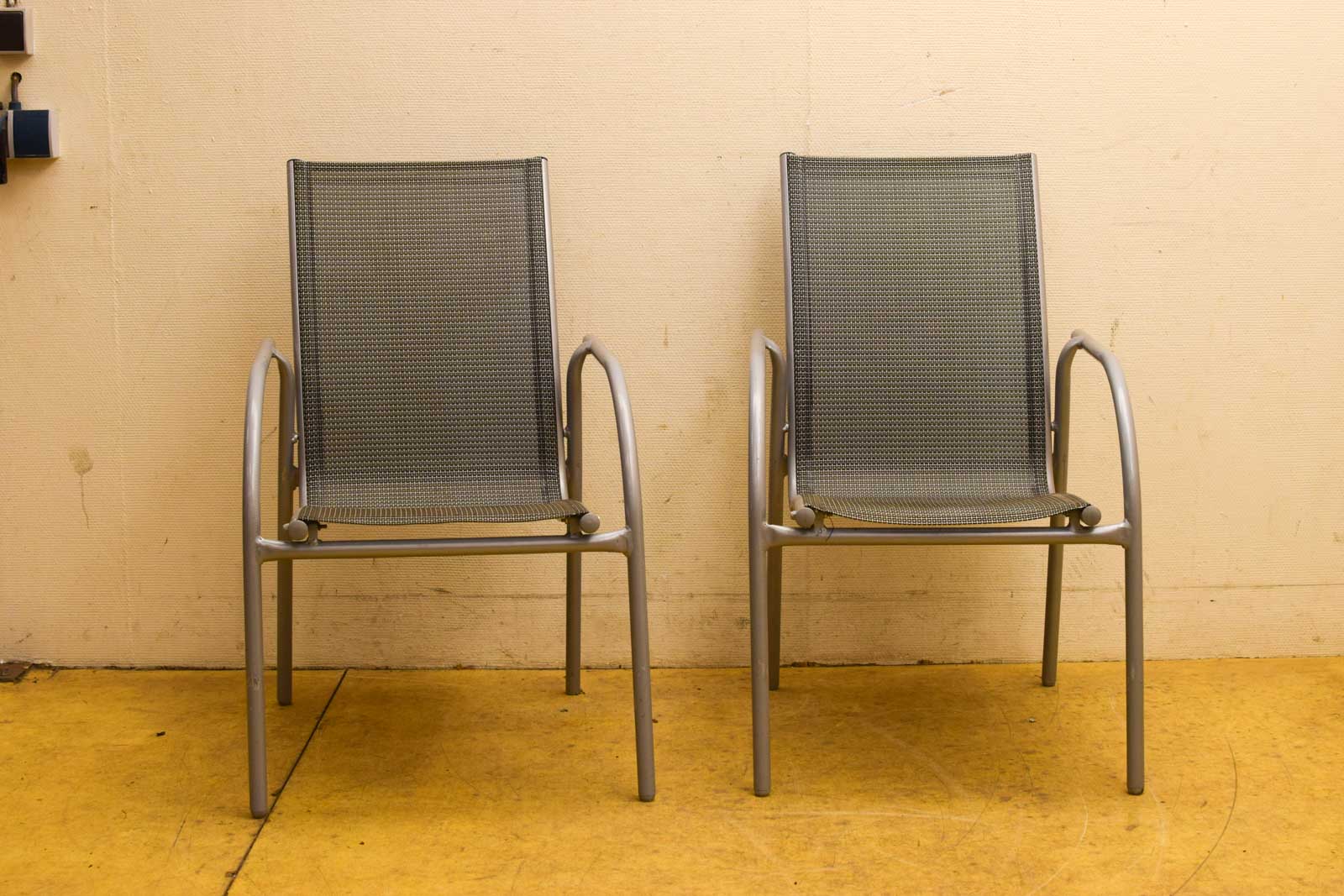 2 stuks tuinstoelen  49468