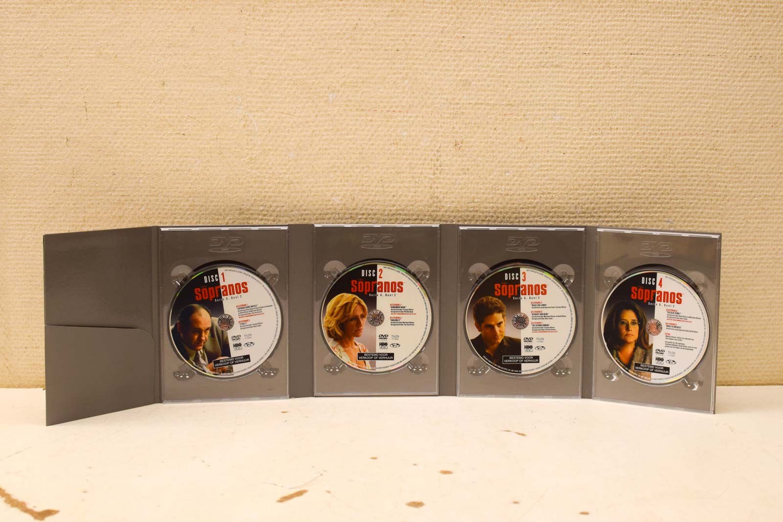 Alternative view of 4 dvd box The Sopranos serie 6 deel 2  49478