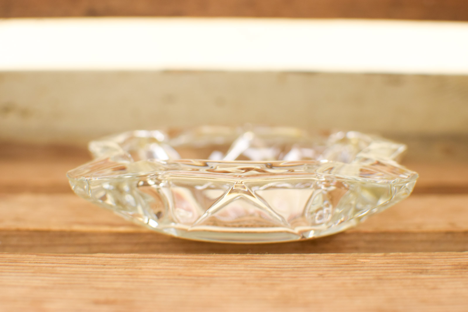 Glazen asbak met foto van een cafe  49481