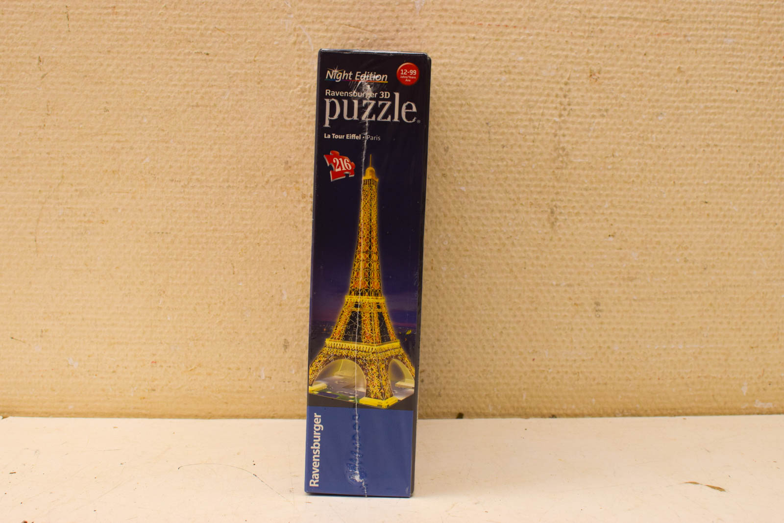 Alternative view of Ravensburger 3D puzzel night edition La Tour Eiffel  49493