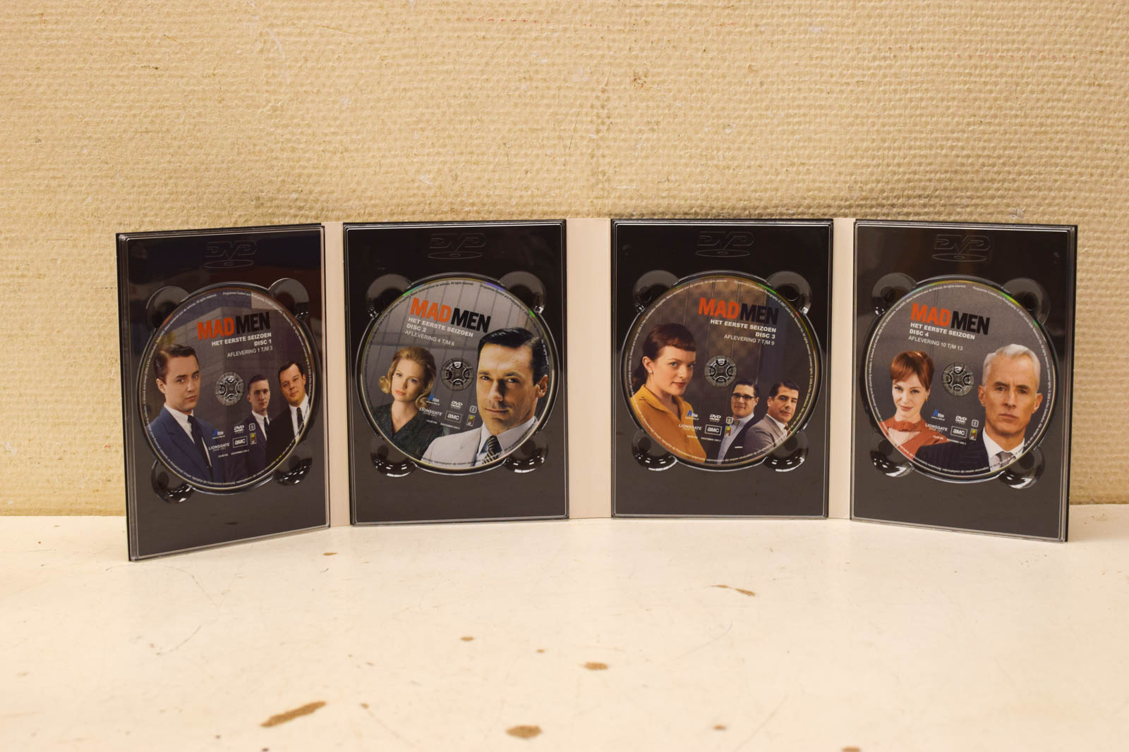 Alternative view of 4 dvd  box Mad Men  het eerste seizoen  49517
