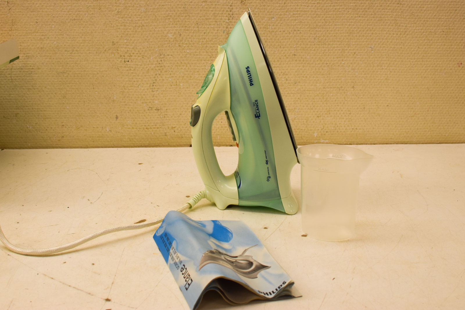 Alternative view of Philips Stoomstrijkijzer  49526