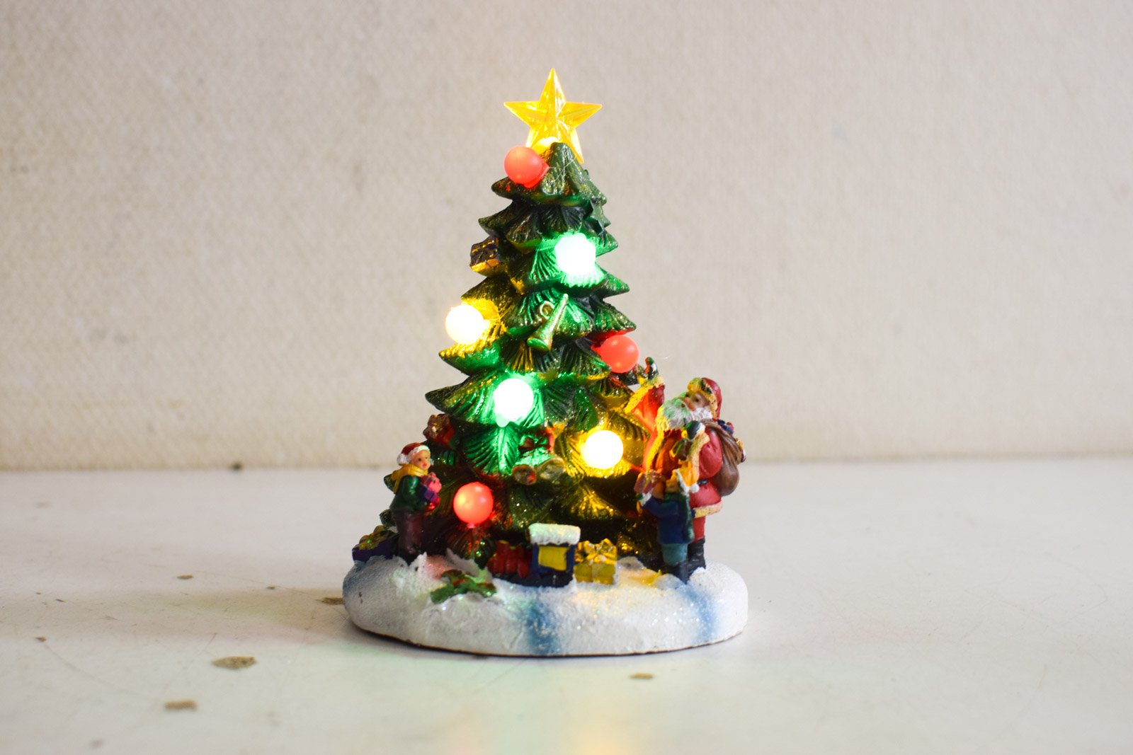 Alternative view of Kersttafereel met verlichting  49539