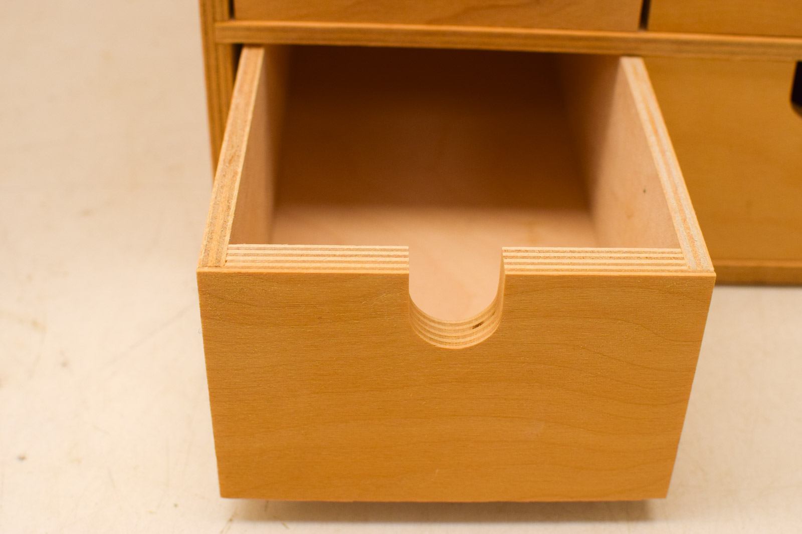 Alternative view of Houten Tafel Ladekastje  49551