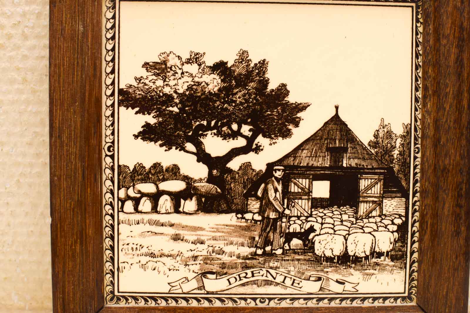 Alternative view of Wandtegel in houten lijstje Drenthe  49554