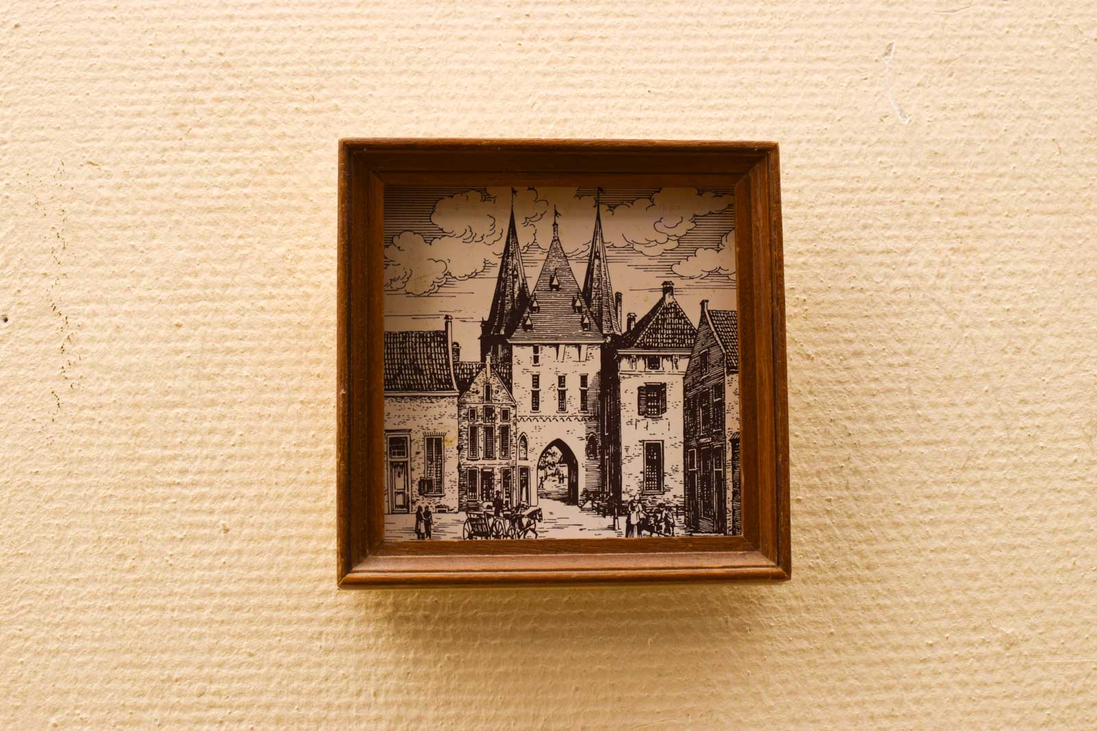 Wandtegel in houten lijstje 49561