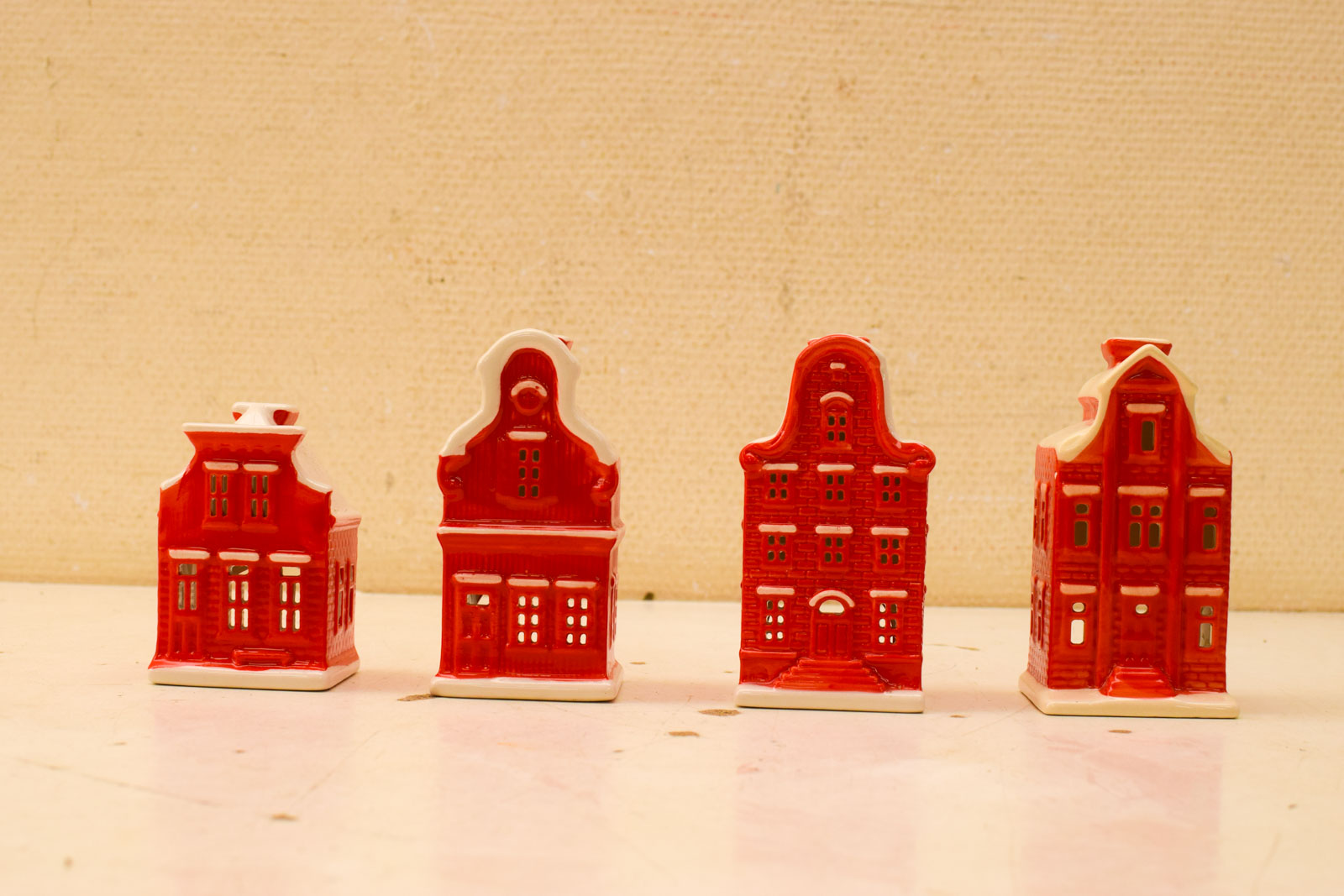 4 Porseleinen huisjes 49565