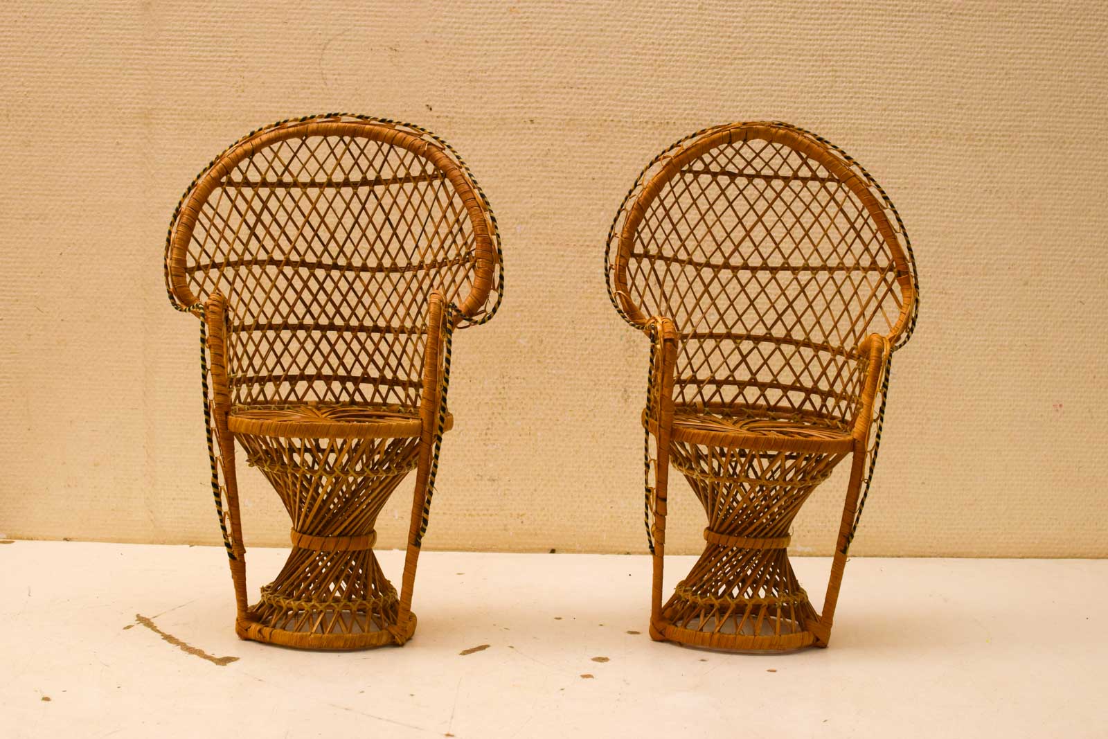 2 rotan poppenstoeltjes 49570