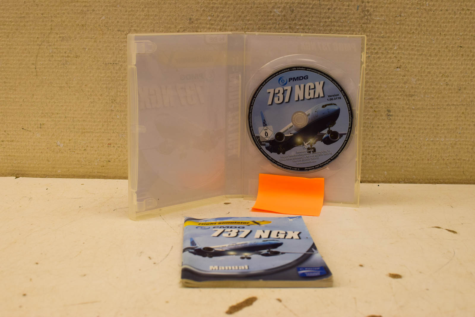 Alternative view of PC DVD  Flight Simulator X  49573