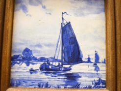 Alternative view of Wandtegel in houten lijstje 49584