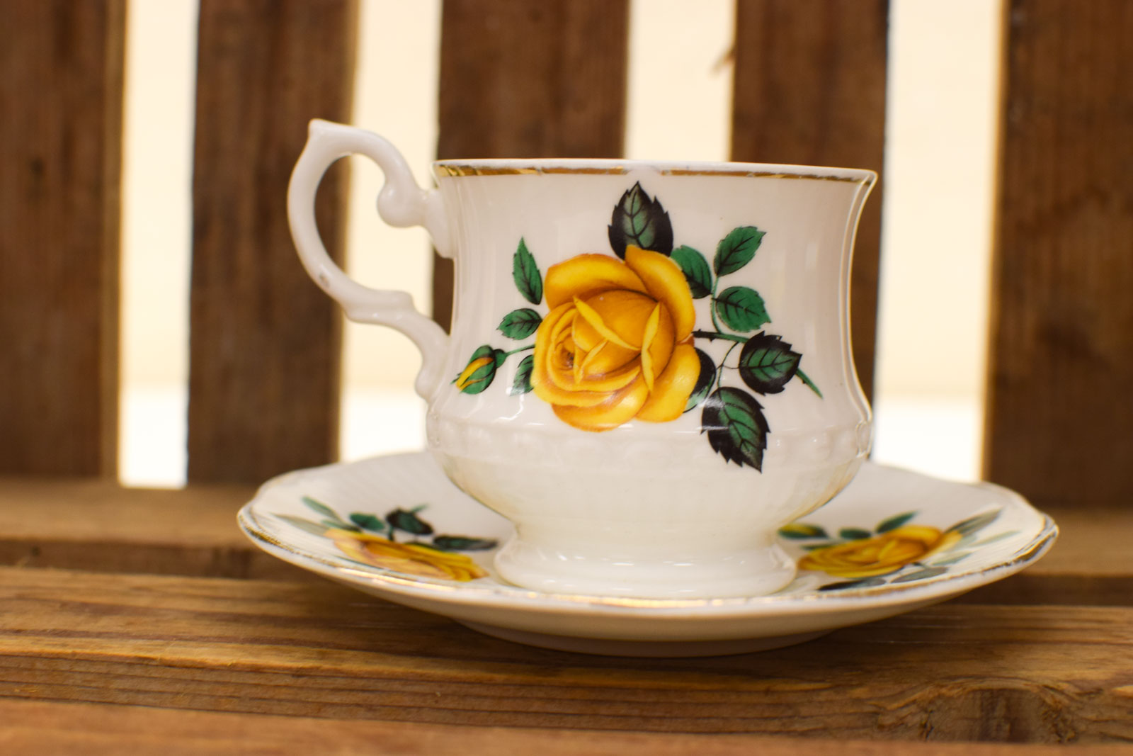 Alternative view of Porseleinen kop en schotel  49594