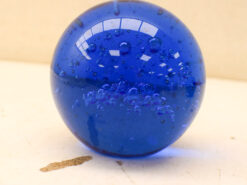 Alternative view of 3 stuks Blauwe glazen bollen met luchtbellen 49621