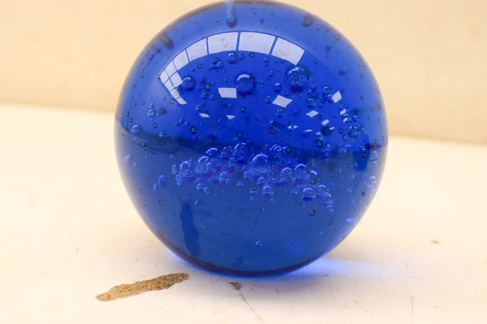 Alternative view of 3 stuks Blauwe glazen bollen met luchtbellen  49621