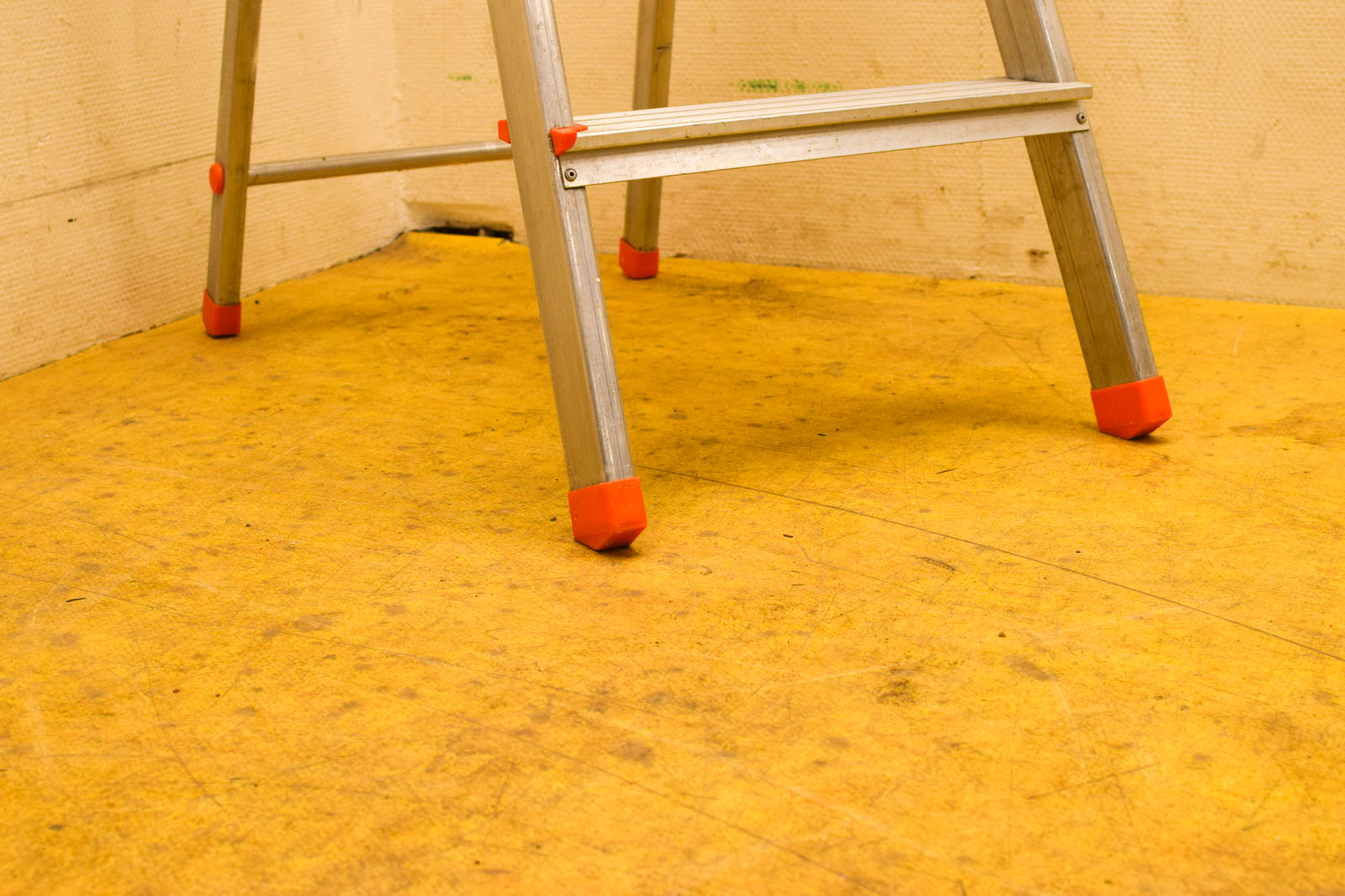 Alternative view of Huishoudtrap 49630