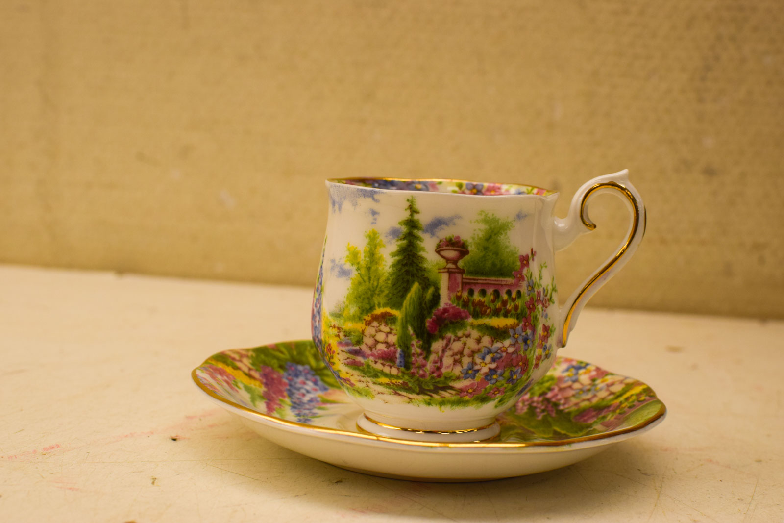 Alternative view of Royal albert porseleinen kop en schotel  49642