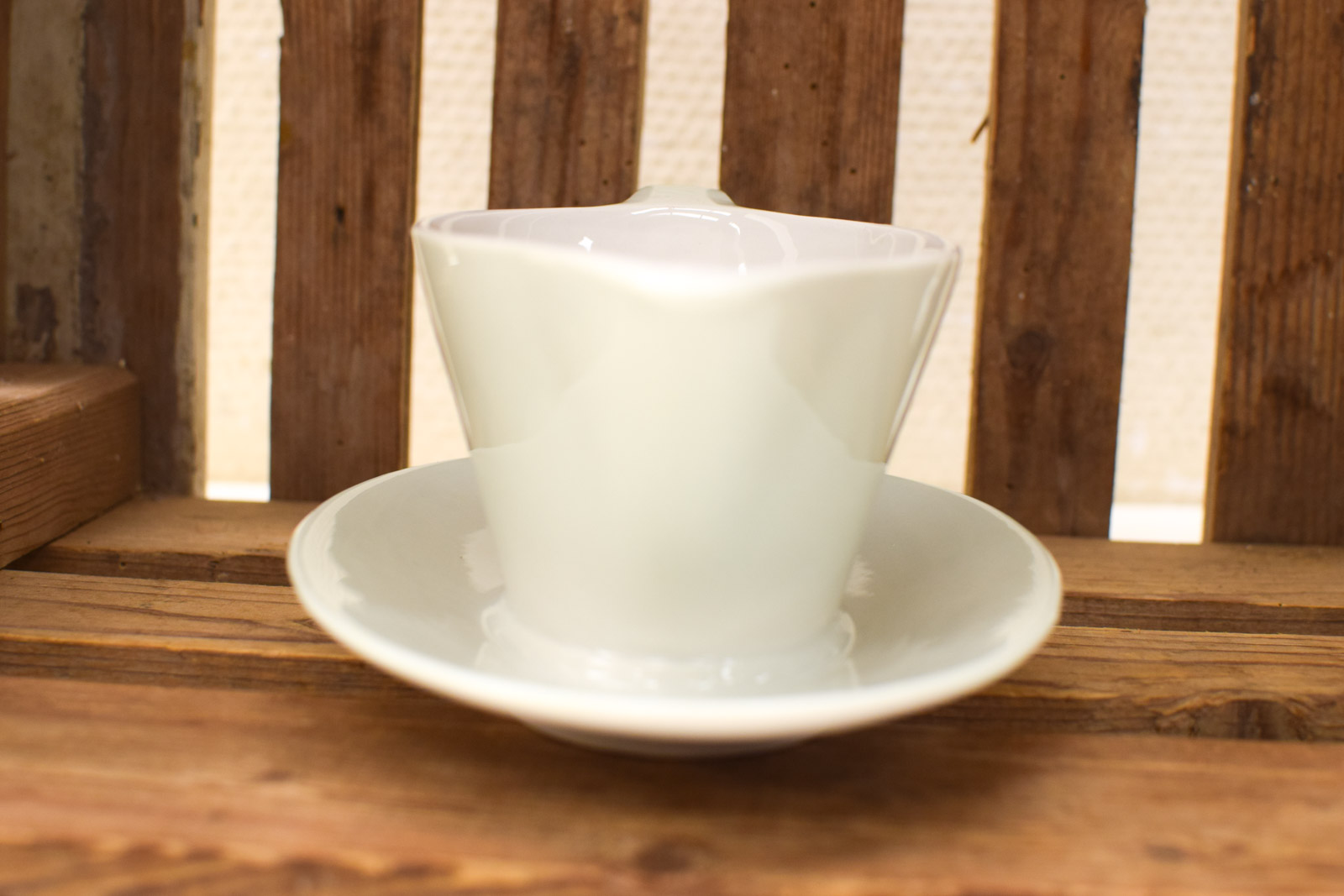 Alternative view of lilien porseleinen sju schaaltje met vast schoteltje  49656