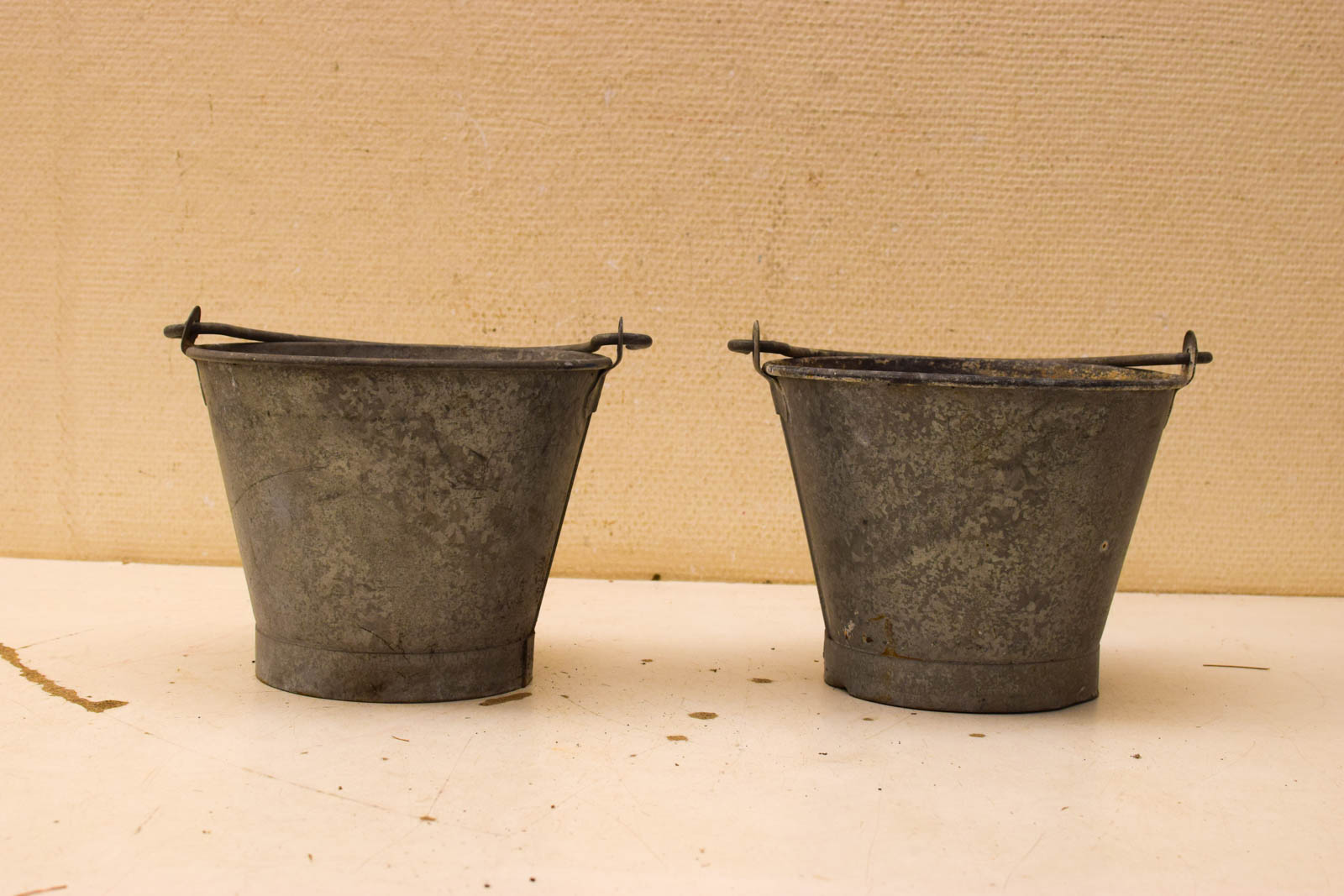 Vintage 2 stuks Zinken emmers klein model 49659