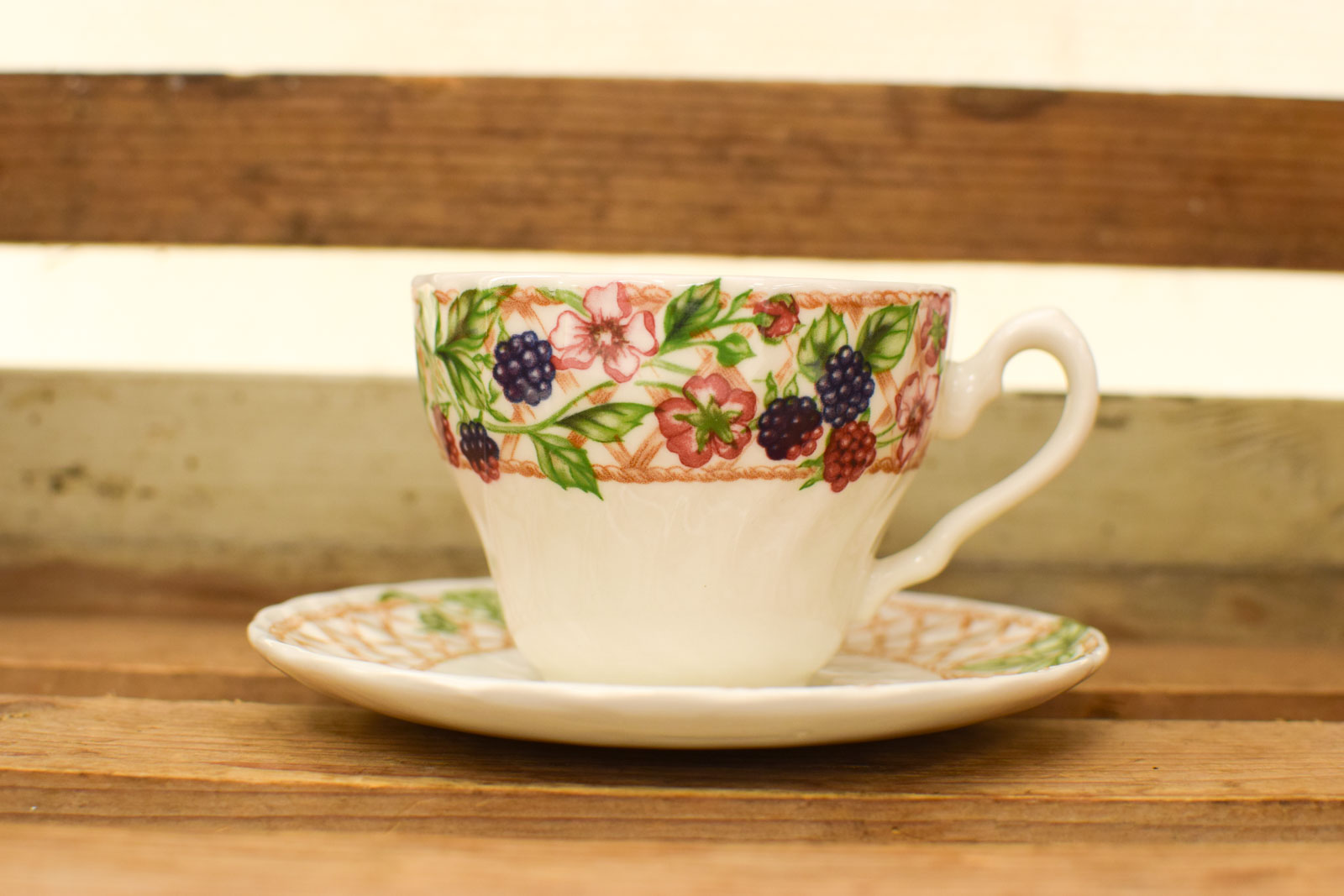 Churchill porseleinen kop en schotel 49660