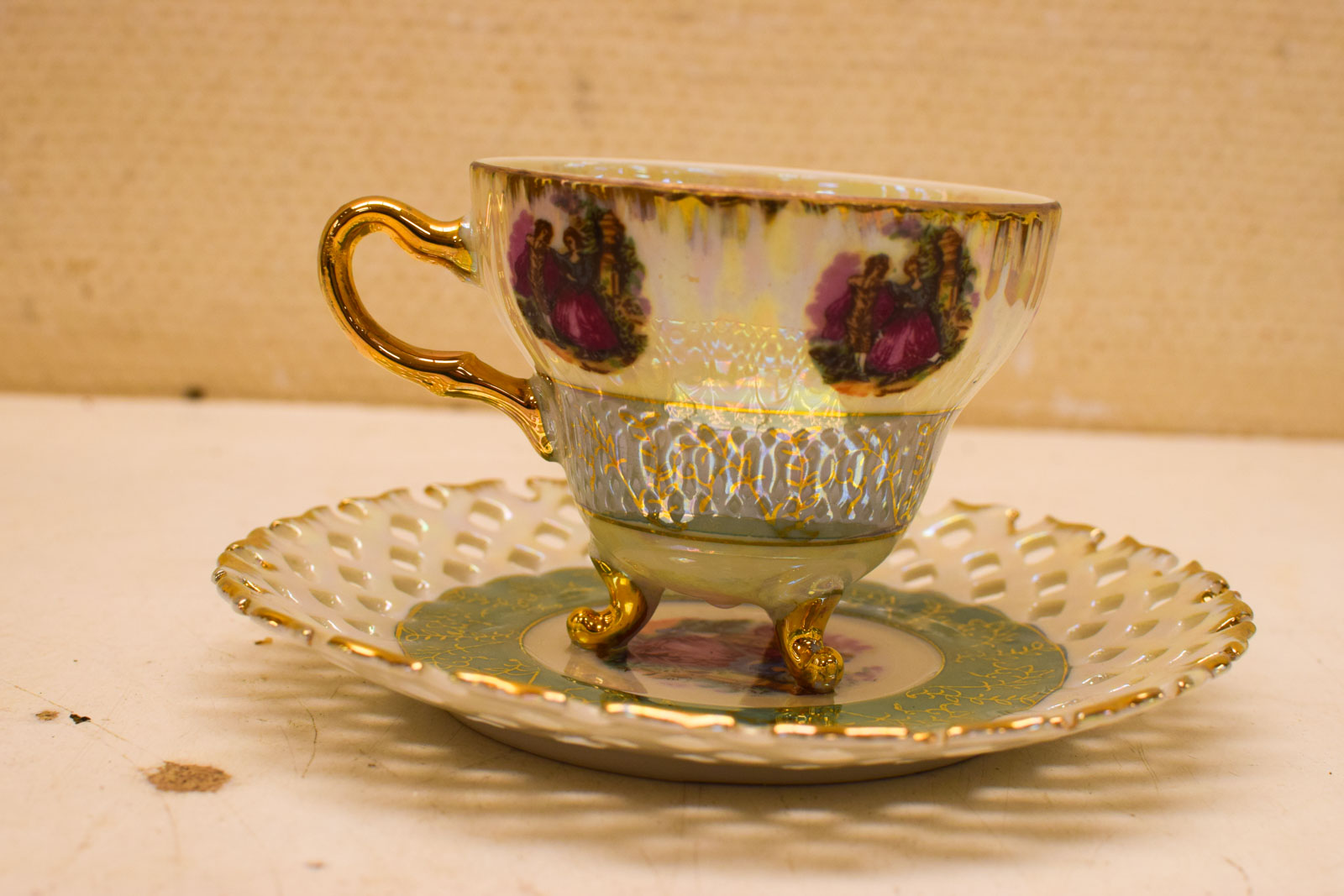 Alternative view of Porseleinen kop en schotel  49668