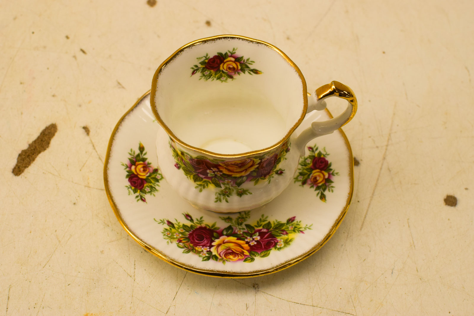 Alternative view of Elizabethan porseleinen kop en schotel  49672