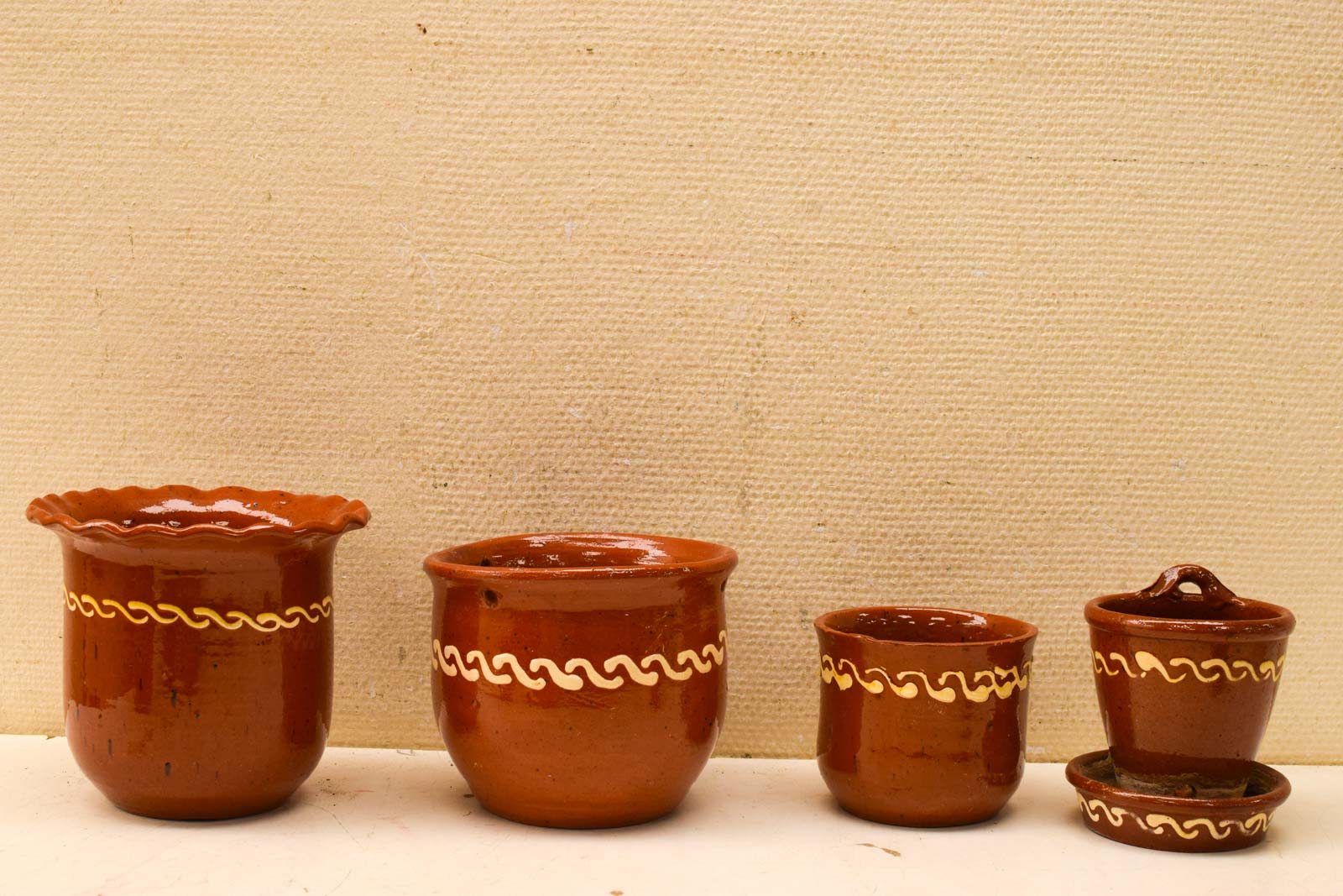 Alternative view of 11 stuks Fries aardewerk potten  49679