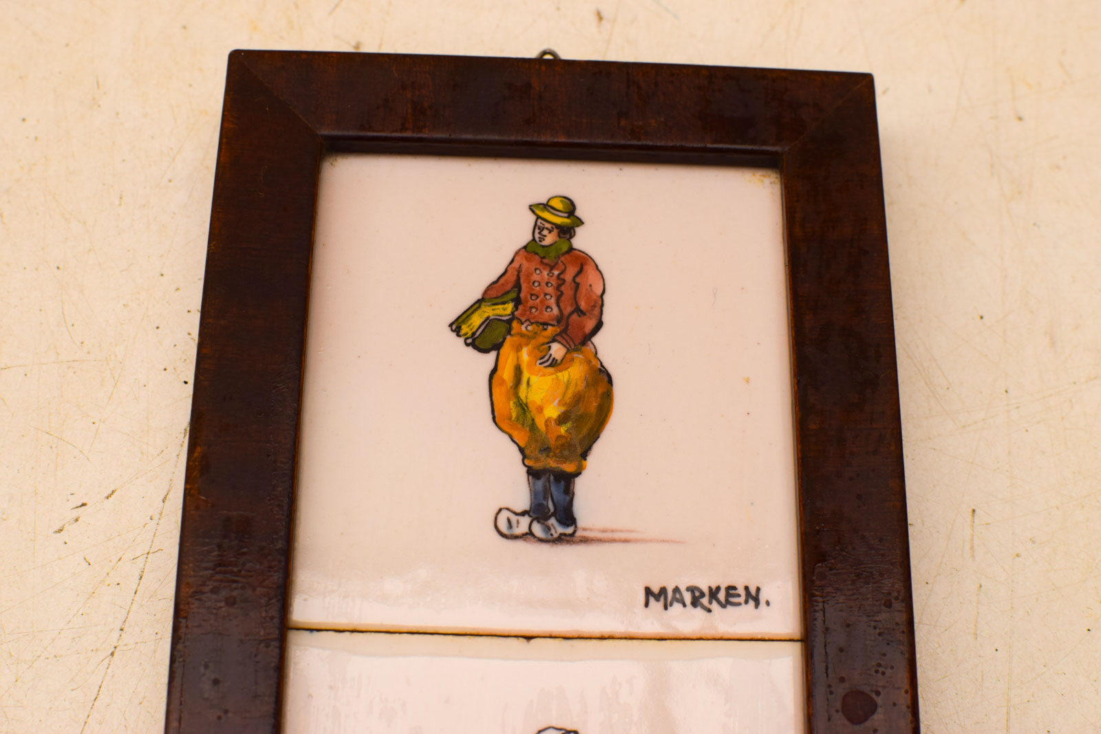 Alternative view of 3 wandtegels ingelijst in een houten lijstje  49685