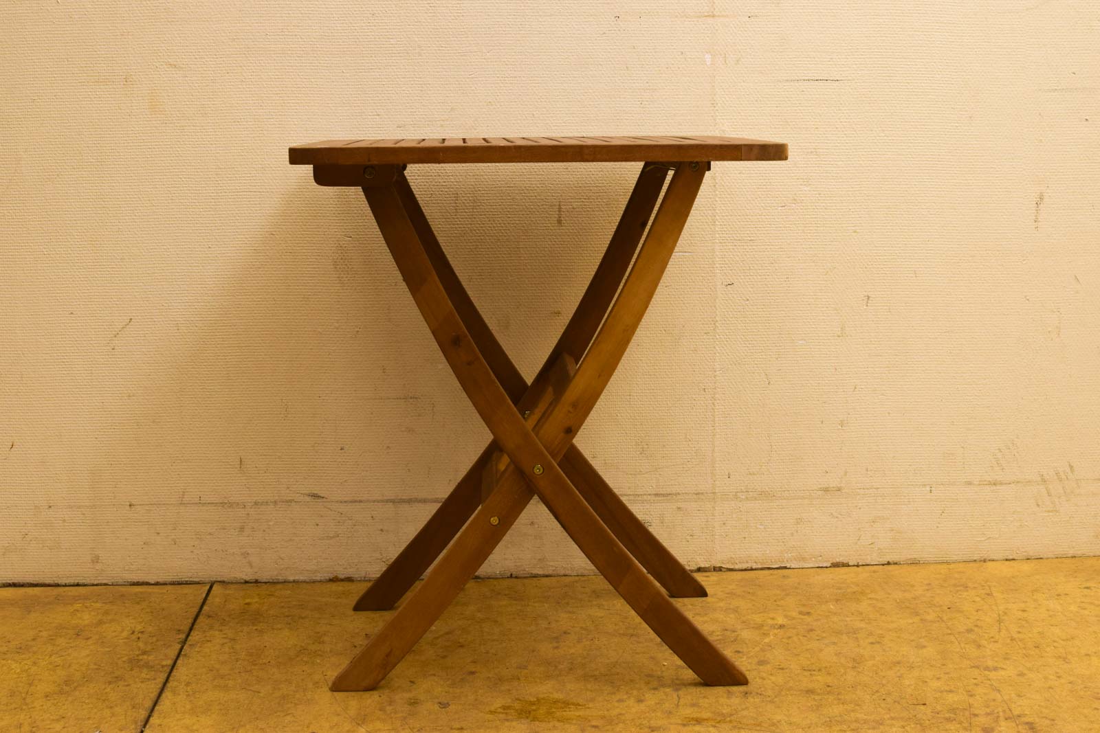 Houten inklapbare tuintafeltje  49730