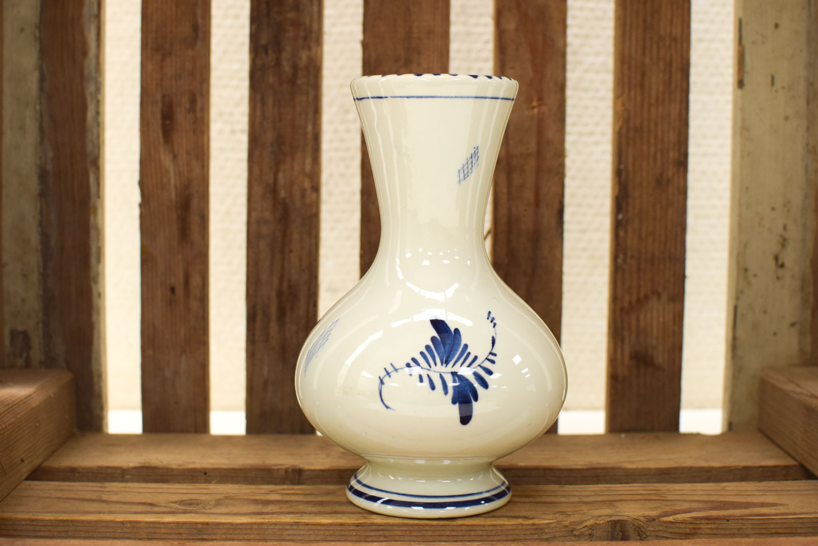 Alternative view of Porseleinen vaasje  49741