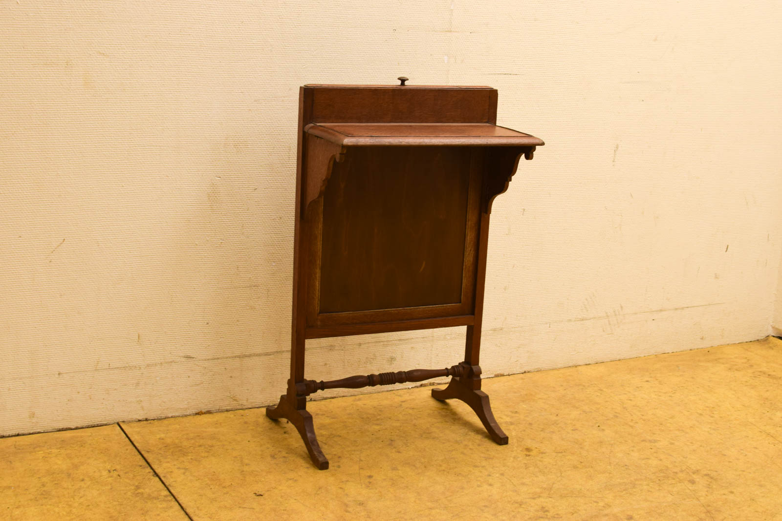 Alternative view of Geheim Bureautje/ haardscherm met schrijfblad  49760