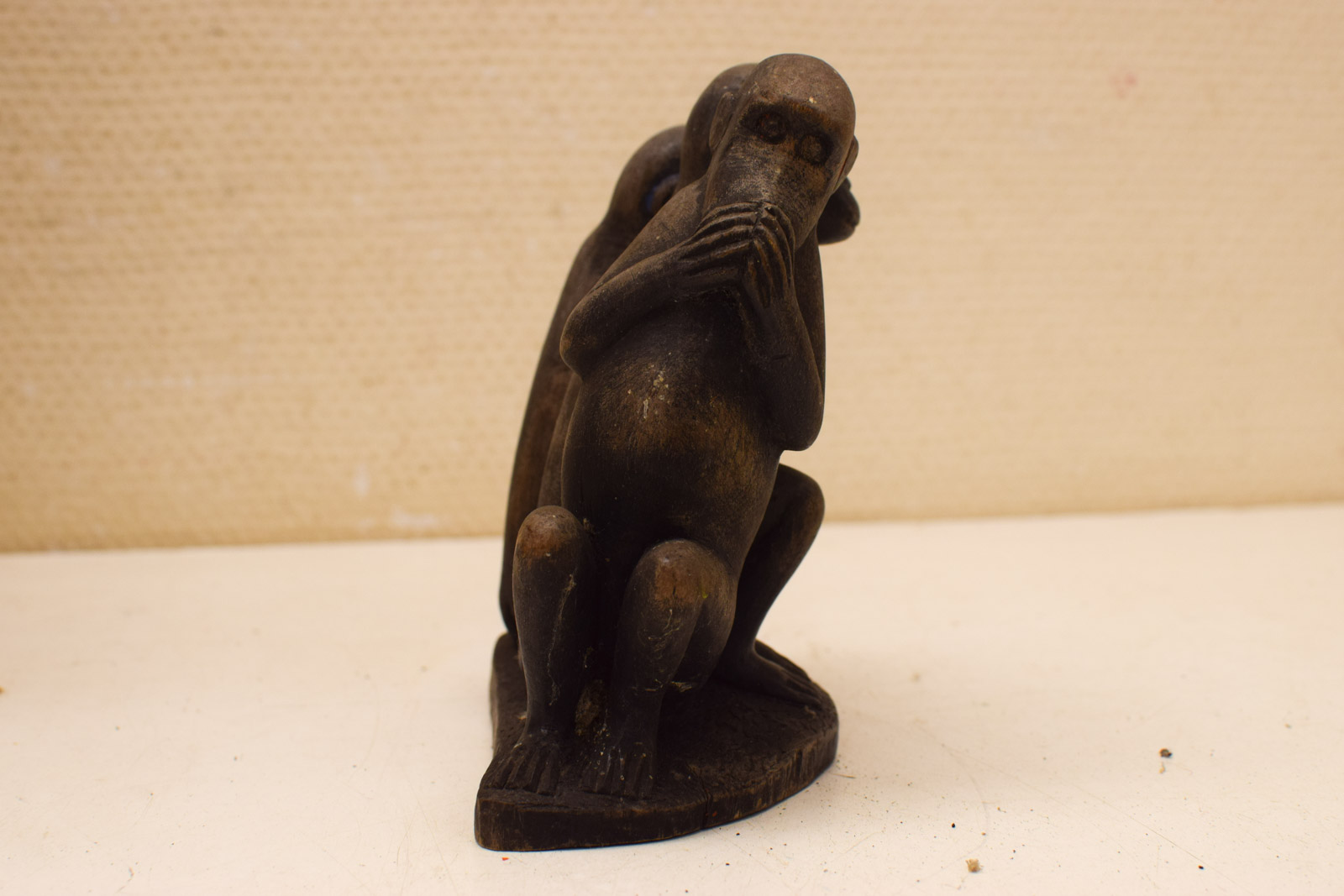 Alternative view of Houten beeldje van 3 aapjes  49767