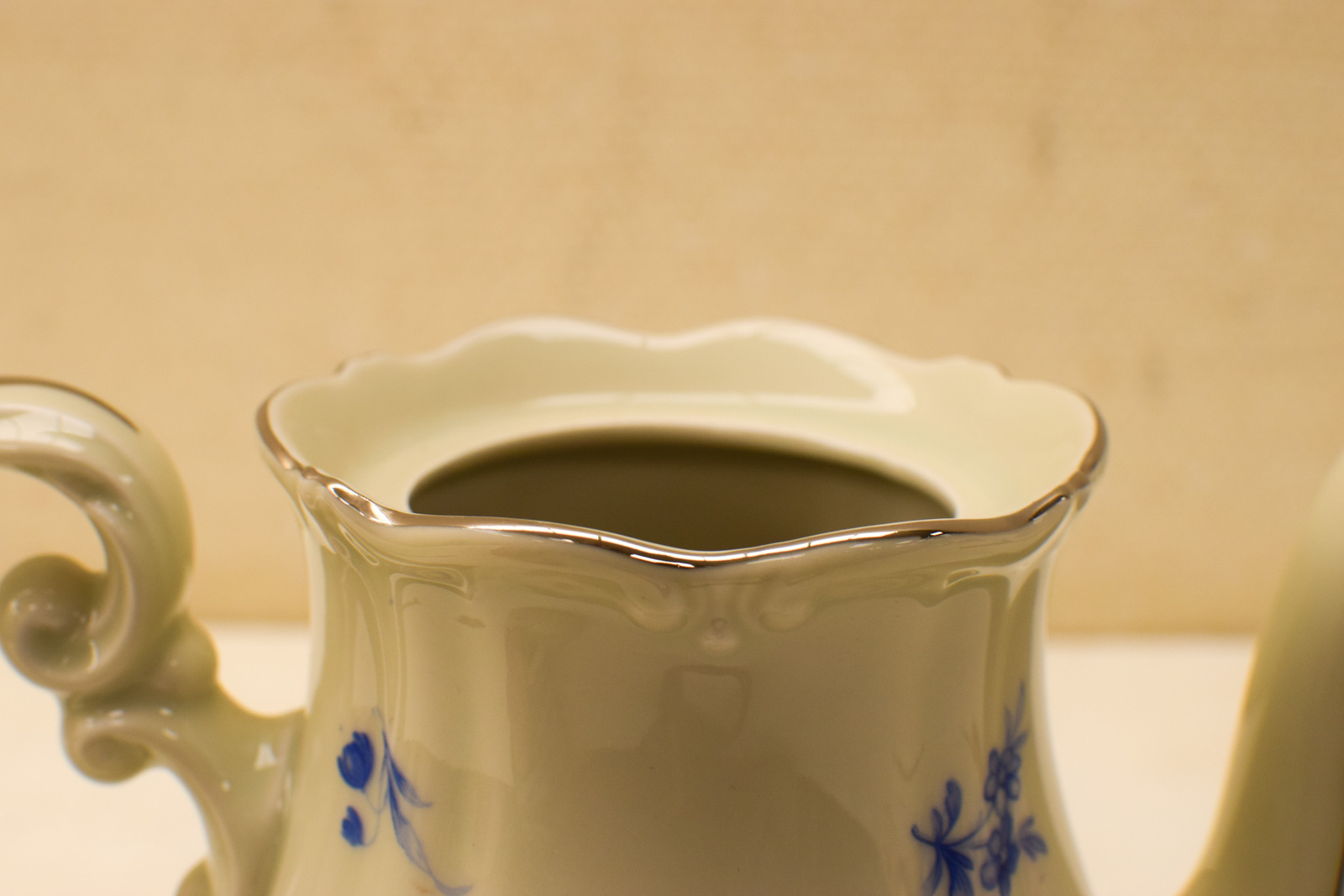 Alternative view of JGZ H handelsmerk  porseleinen theepot  49775