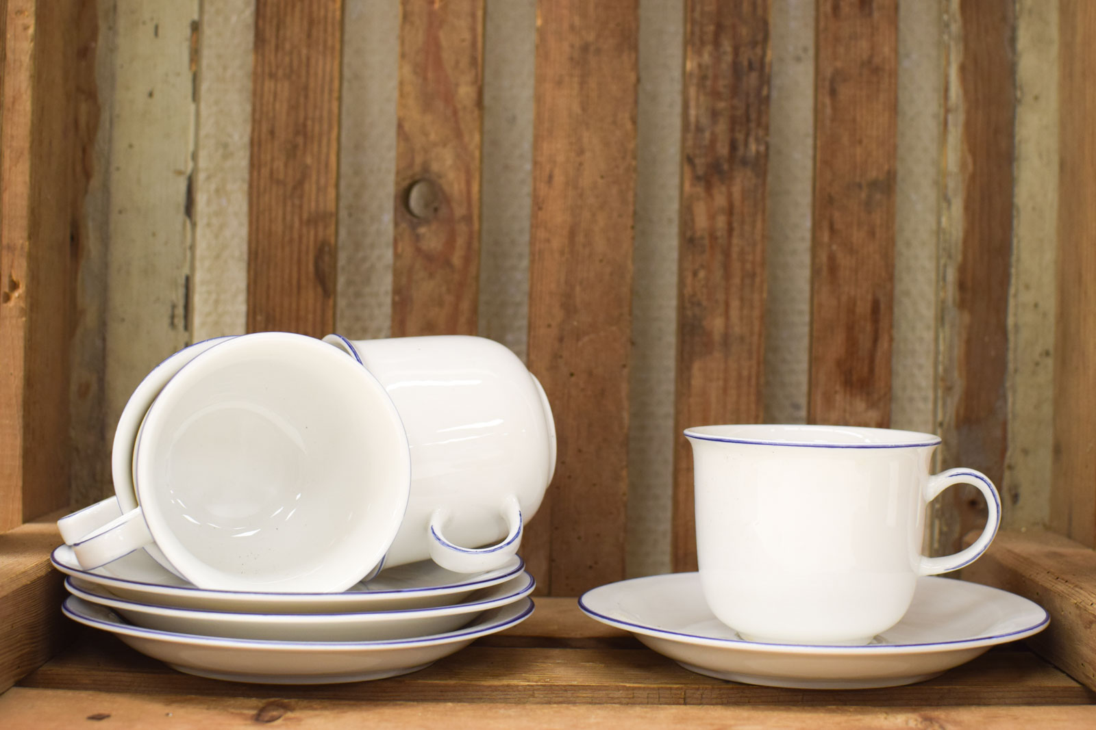 8 delig Art Design Porseleinen kop en schotel 49826