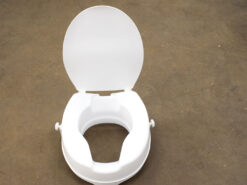 Alternative view of Toiletverhoger met deksel 49856