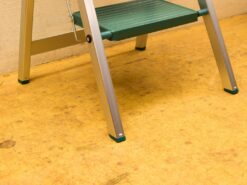 Alternative view of Huishoudtrap 49857