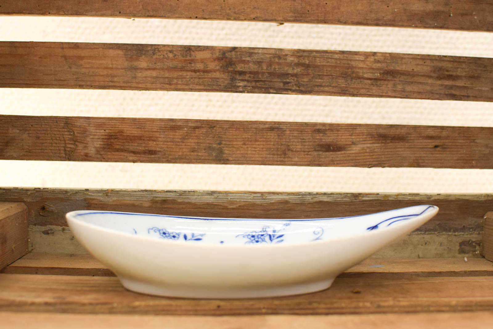 Louis Regout porseleinen schaaltje 49890