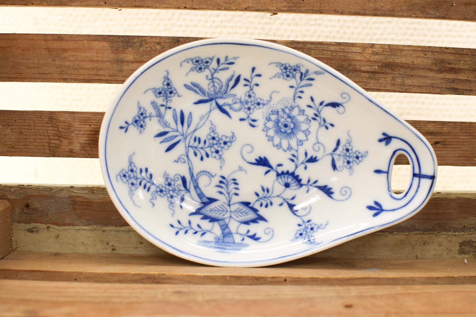 Alternative view of Louis Regout porseleinen schaaltje 49890