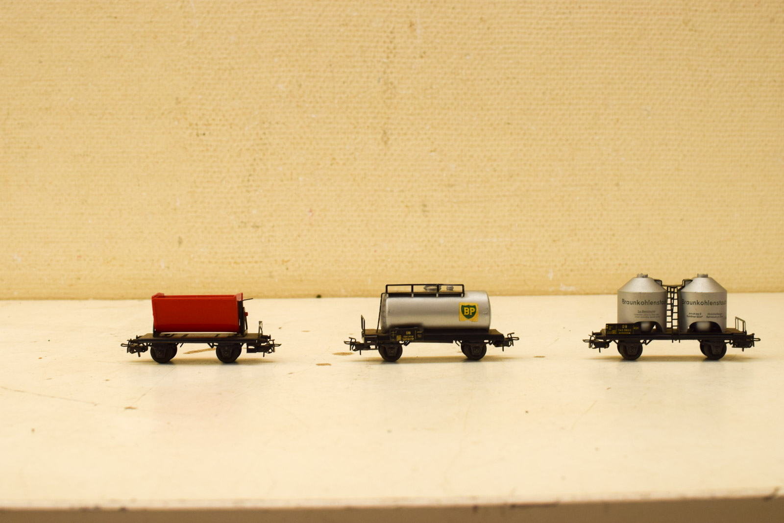 Alternative view of Marklin Wagons  49892