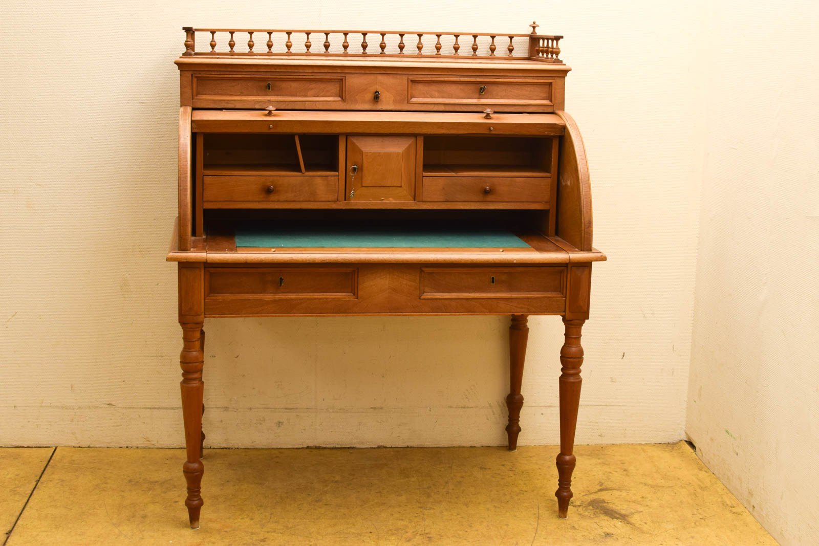 Alternative view of Houten secretaire 49901